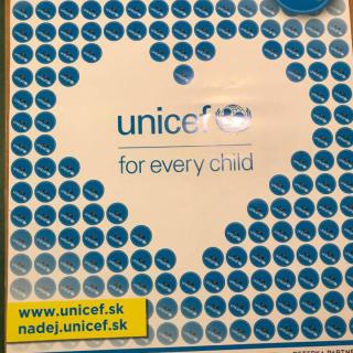 Týždeň modrého gombíka - UNICEF