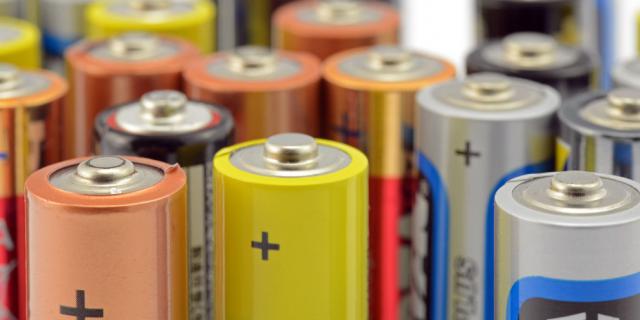 Różne rodzaje baterii