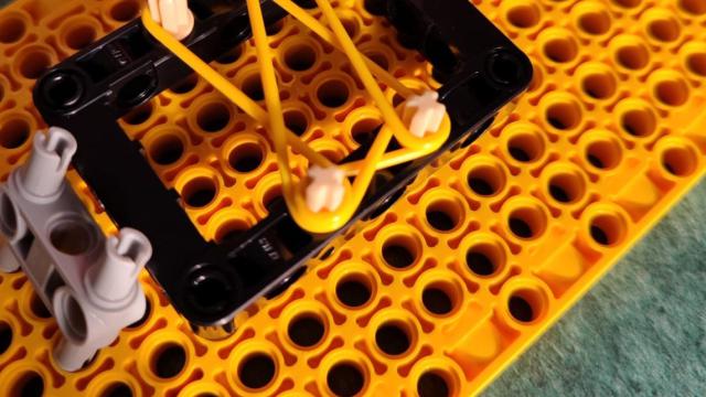 Budowa modeli LEGO Spike ruch drgający
