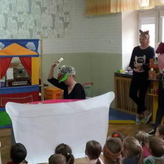 Dzień Teatru i niespodzianka dla dzieci, którą przygotowała Kadra Pedagogiczna