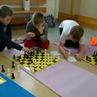 Symultana na zajęciach szachowych