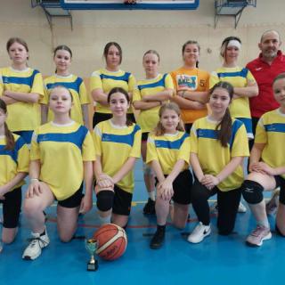 Dziewczęta SP Królikowo wicemistrzem gminy w koszykówce