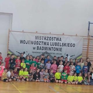 Sukcesy naszych najmłodszych badmintonistów na mistrzostwach województwa lubelskiego żaków i żaków młodszych.