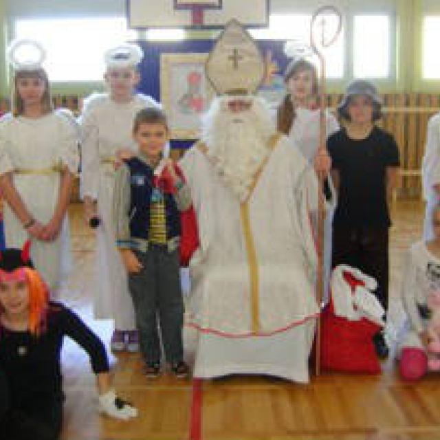 Mikołaj zawitał do szkoły 2012 zdjęcie