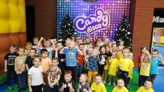 Wycieczka przedszkolaków z Woli Rakowej do Candy Parku w Rzgowie
