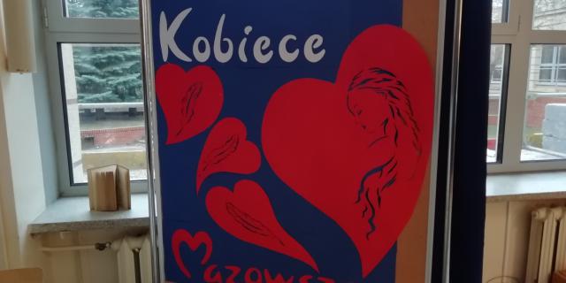 Uczniowie z projektów: Kobiece serca Mazowsza - poezja i inspiracje oraz Portrety poetek Mazowsza