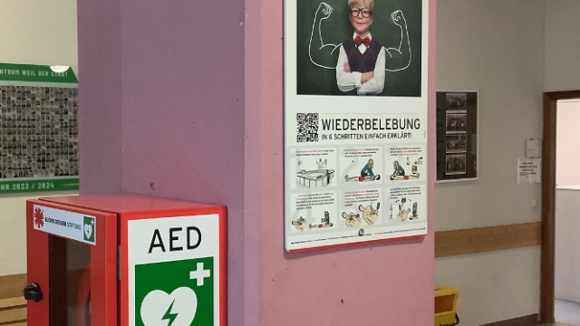Defibrillator an der Realschule!