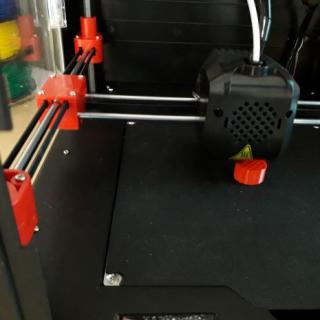 Drukowanie modelu na drukarce 3D.