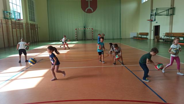 Zadanie współfinasowane prze Powiat Wrzesiński  - zajęcia sportowe dla dzieci 5 i 6 letnich - Uczniowski Klub Sportowy Zasutowo