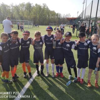 Zwycięstwo drużyny U-8 w Turnieju piłkarskim o Puchar Tymbarka!