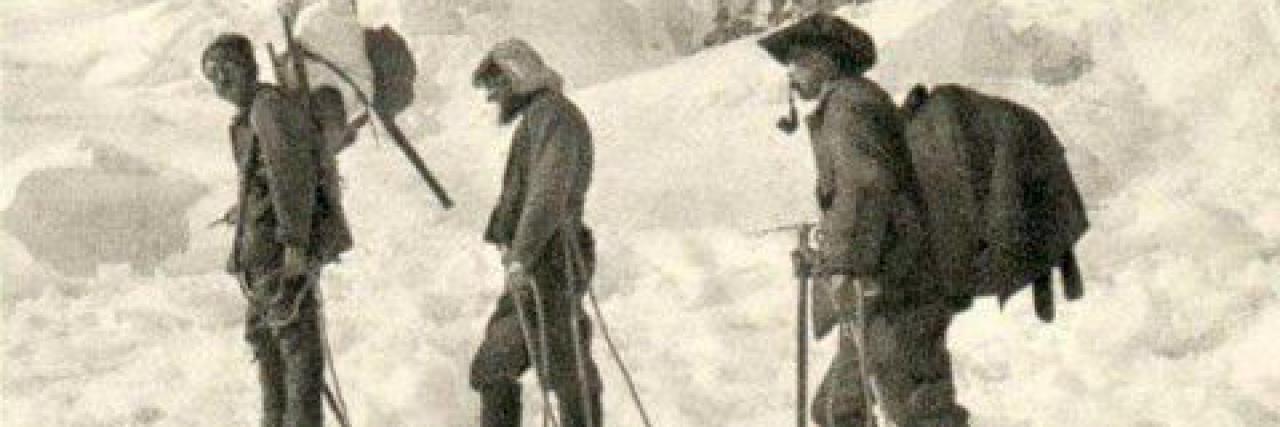M. R. Štefánik pri výstupe na Mont Blanc (v strede)