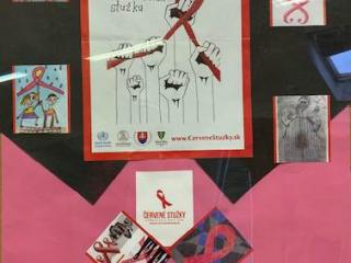 Zapojili sme sa do kampane Červené stužky: 1. december:  Svetový deň boja proti AIDS