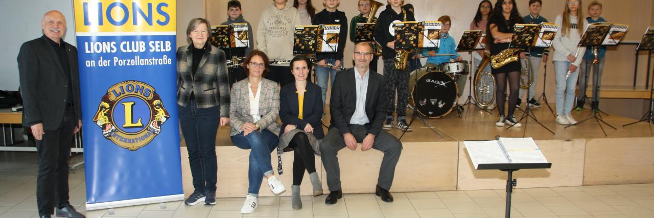 Lions Club Selb an der Porzellanstraße spendet für neue Musikinstrumente