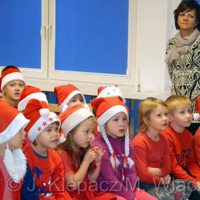 Mikołaj u pierwszaków, zerówki i w przedszkolu 2013 zdjęcie