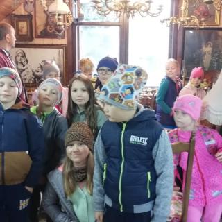 Wycieczka do muzeum w Gwiździnach i Święto Pieczonego Ziemniaka uczniów klasy II i III