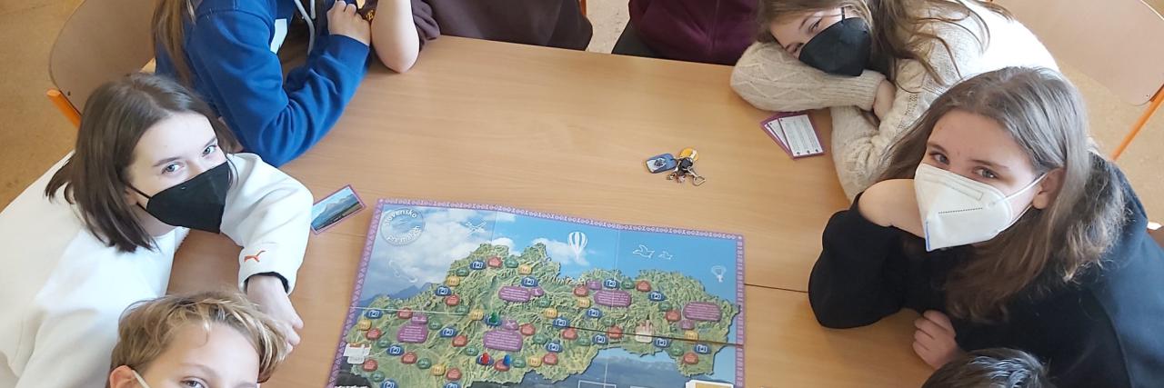 Učíme sa s hrou "Poznáš Slovensko?"