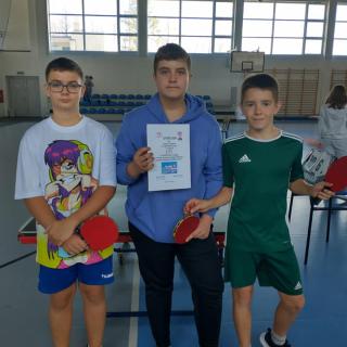Mistrzostwach Powiatu Łaskiego w tenisie stołowym w Igrzyskach Młodzieży Szkolnej