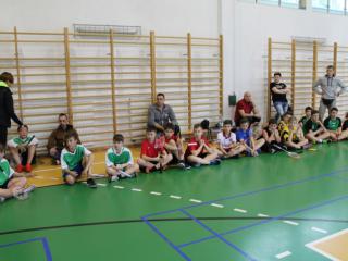 Dzielnicowe zawody w badmintona chłopców