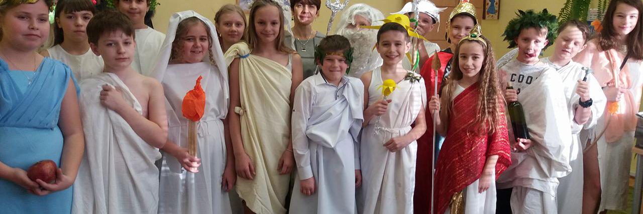 Jeden dzień z bogami na Olimpie - uczta bogów w klasach 5a i 5d