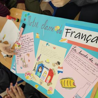Výroba plagátu na francúzštine