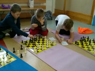 Symultana na zajęciach szachowych