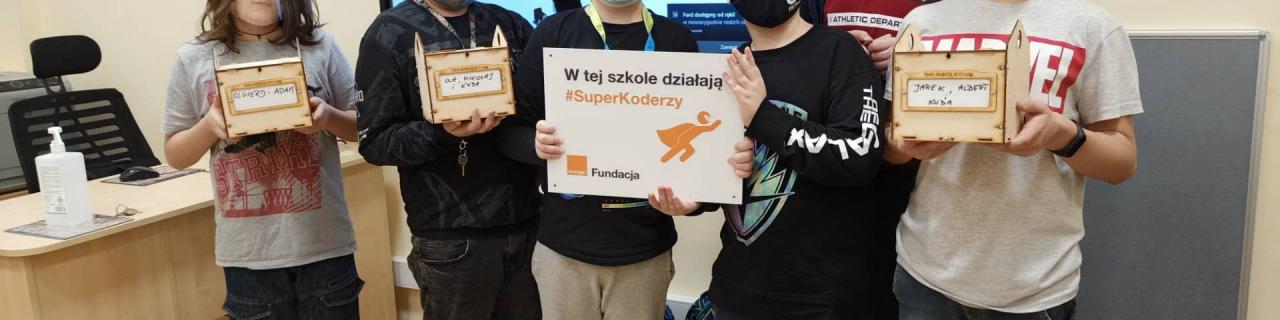 Dostaliśmy się do dwóch projektów Fundacji Orange MegaMisja dla klas 1-3 oraz #SuperKoderzy dla klas 4-8