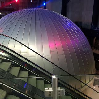 Wyjście do Planetarium na pokaz "Niezbadane światy"