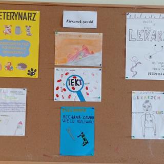 Plakaty reklamujące zawody związane zainteresowaniami uczniów.