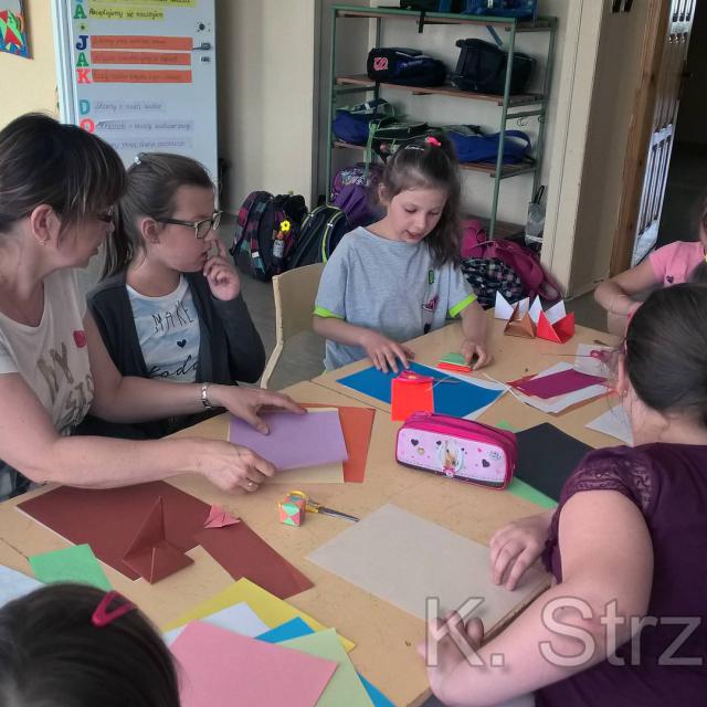 Świat origami w świetlicy szkolnej 2016 zdjęcie