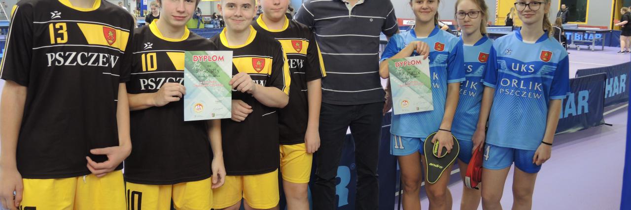 Finał wojewódzki w drużynowym tenisie stołowym dziewcząt i chłopców  w Drzonkowie 
