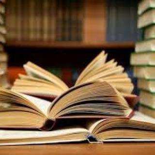 Biblioteka Szkoły Podstawowej w Dąbrowie Wielkiej nagrodzona w konkursie “Książka mówi”