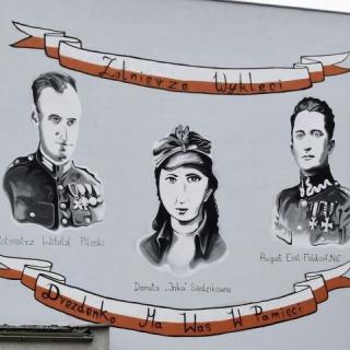 Uroczyste odsłonięcie muralu "Żołnierze Wyklęci"