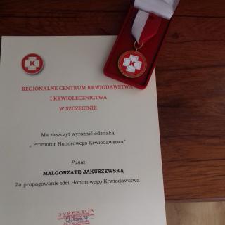 Nagrody dla pani Małgorzaty Jakuszewskiej za promocję oddawania krwi