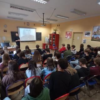 Wykład dr. Tomasza Toborka dla młodzieży “Bytnarówki” 