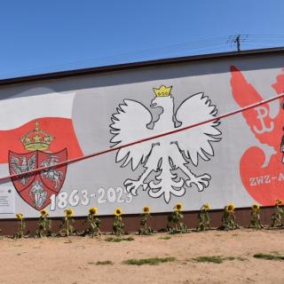 Odsłonięcie patriotycznego muralu 