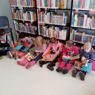 Návštěva dětí z MŠ v knihovně 