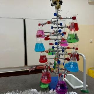 Chemický vianočný stromček