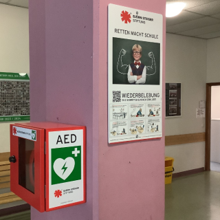 Defibrillator an der Realschule!