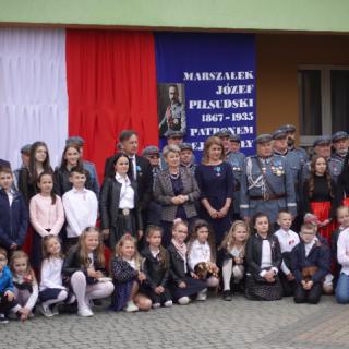 Historyczne Nadanie Imienia Marszałka Józefa Piłsudskiego Szkole Podstawowej w Ostrowach Tuszowskich