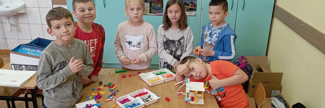 Zajęcia z wykorzystaniem klocków „LEGO® Education SPIKE™ Essential” w klasie pierwszej – II półrocze roku szkolnego 2023/2024