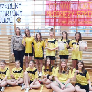 Dziewczęta z Albigowej mistrzyniami gminy w mini koszykówce