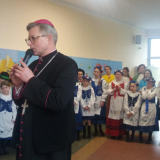Ksiądz Biskup odwiedził naszą szkołę