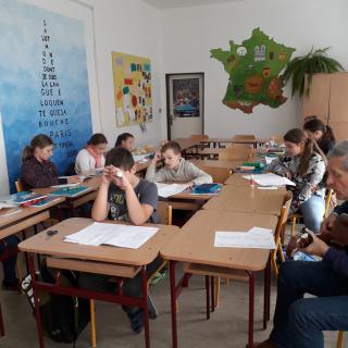 Francúzski lektori na hodinách francúzskeho jazyka