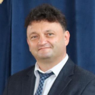  Jacek Makowiecki -  j. polski, plastyka, dyrektor szkoły