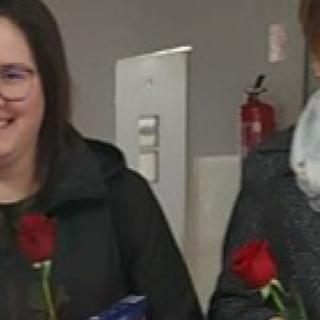 Žiaci prekvapili učiteľov blahoprianím a ružičkou na sviatok všetkých učiteľov