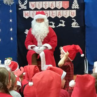 Mikołaj w naszej szkole 🎅🎁🎄