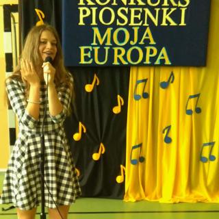 Wyróżnienie w Powiatowym Konkursie Piosenki w Językach Europejskich " MOJA EUROPA"