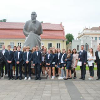 Kauno Jėzuitų gimnazijos mokiniai buvo apdovanoti J. Giedraičio fondo stipendijomis 