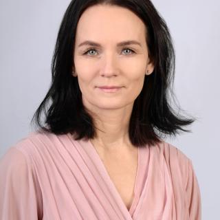 Riaditeľka školy - PhDr. Regina Sládečková, PhD.