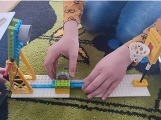 Wykorzystanie klocków Lego Education BricQ Motion w ramach projektu „Laboratoria przyszłości” w świetlicy 119